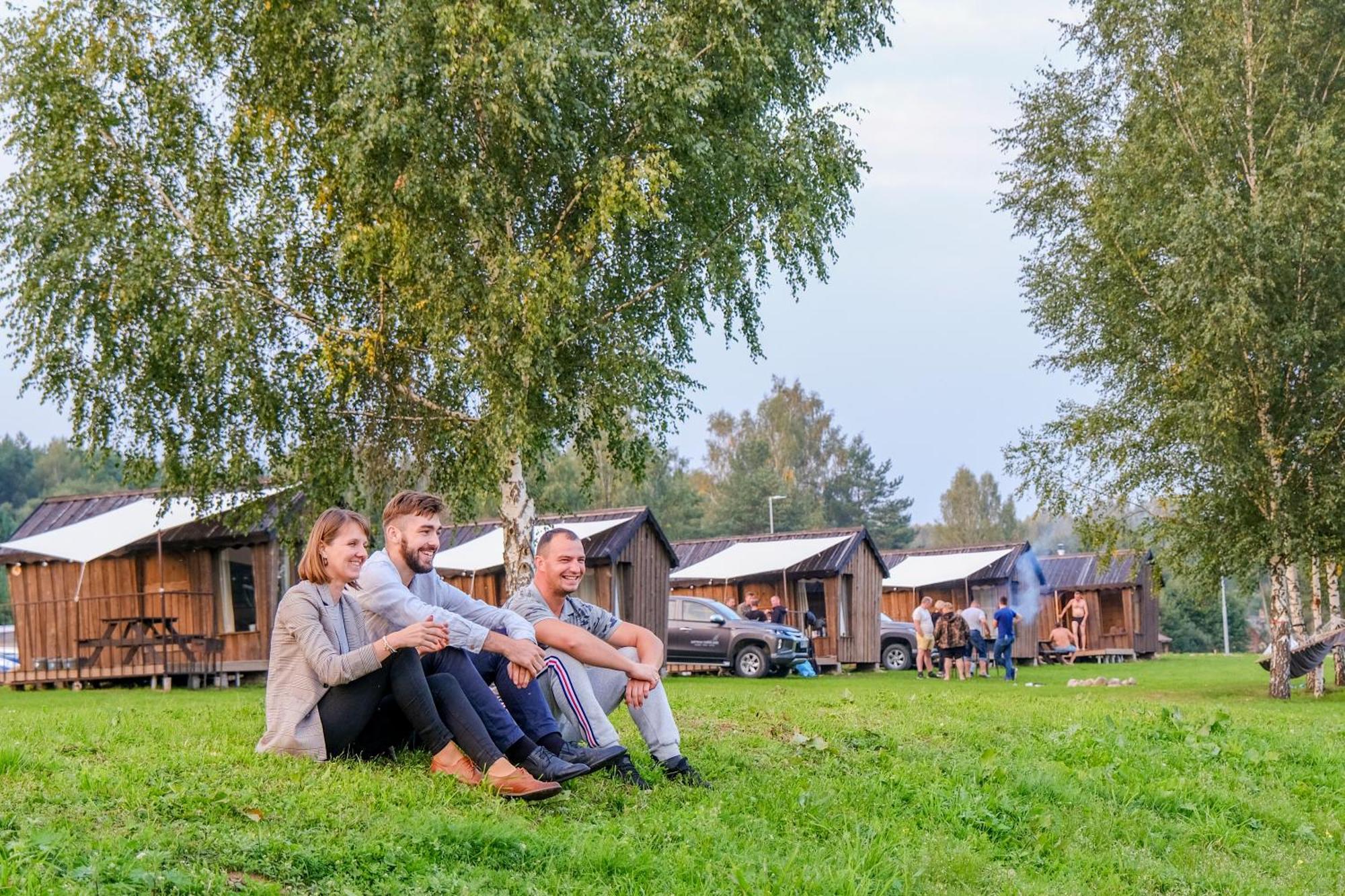 Kempings Daugavas Lokos Sargeliski Kültér fotó